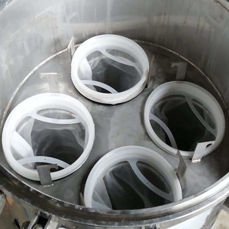 大流量袋式過(guò)濾器工作溫度范圍是多少？